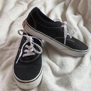NWOT Vans youth 4 sneaker